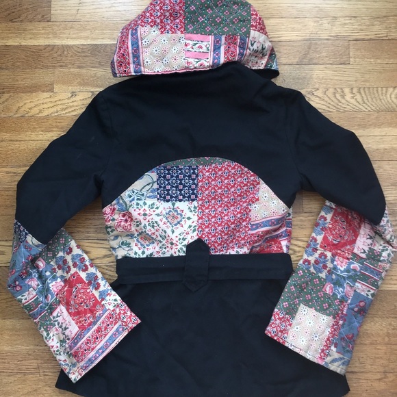 Vintage Quilted Pattern Jacket with Hood + Belt - Picture 2 of 8